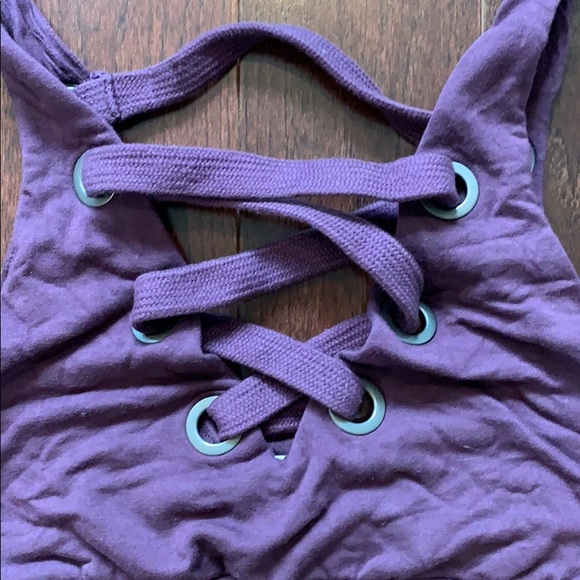 Alo yoga lace up crop top small - Picture 2 of 4